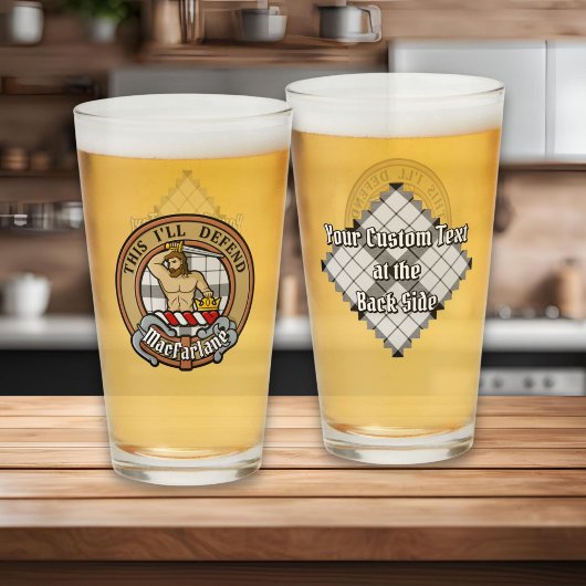 Clan MacFarlane Crest over zwart-wit tartaan Glas
