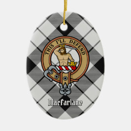 Clan MacFarlane Crest over zwart-wit tartaan Keramisch Ornament