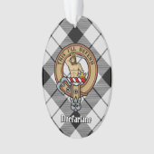 Clan MacFarlane Crest over zwart-wit tartaan Ornament (voorkant)