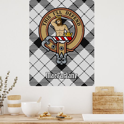 Clan MacFarlane Crest over zwart-wit tartaan Poster (Keuken)