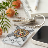 Clan MacFarlane Crest over zwart-wit tartaan Sleutelhanger (Voorkant Rechts)