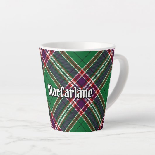 Clan MacFarlane Moderne Jacht Tartan Latte Mok (Rechterhoek)