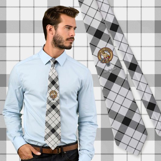 Clan MacFarlane Wapen over Zwarte en Witte Tartan Stropdas