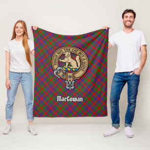 Clan MacGowan Crest over Tartan Fleece Deken