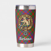 Clan MacGowan Crest over Tartan Geïsoleerde Drinkbeker (Voorkant)
