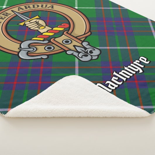 Clan MacIntyre Crest over Tartan Sherpa Deken (3/4)