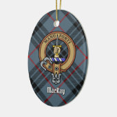 Clan MacKay Crest over Blue Tartan Keramisch Ornament (Links)