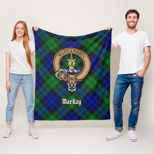 Clan MacKay Crest over Tartan Fleece Deken (In situ)