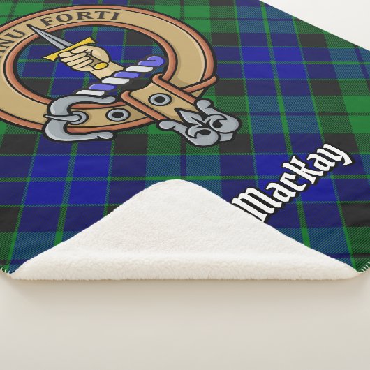 Clan MacKay Crest over Tartan Sherpa Deken (3/4)