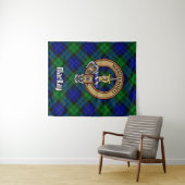 Clan MacKay Crest over Tartan Wandkleed (In Situ (horizontaal))