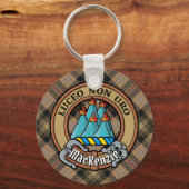 Clan MacKenzie Crest over bruine jacht Tartan Sleutelhanger (Voorkant)