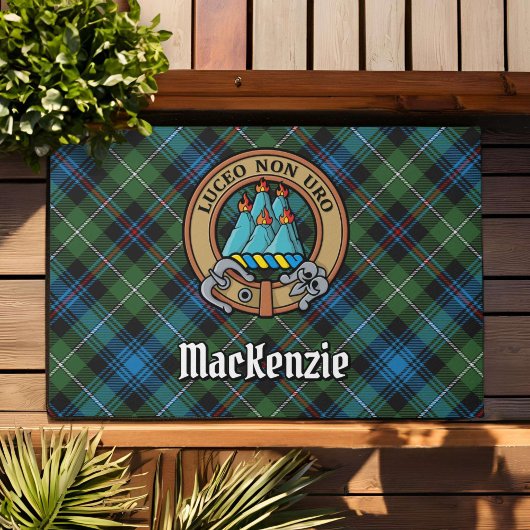 Clan MacKenzie Crest over Tartan Deurmat