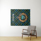 Clan MacKenzie Crest over Tartan Wandkleed (In Situ (horizontaal))