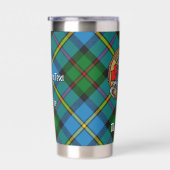 Clan MacLeod Crest over jagen op Tartan Geïsoleerde Drinkbeker (Rechts)