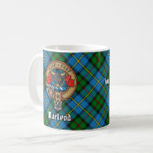 Clan MacLeod Crest over jagen op Tartan Koffiemok (Voorkant links)