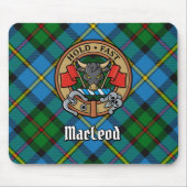 Clan MacLeod Crest over jagen op Tartan Muismat (Voorkant)