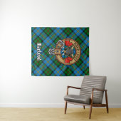 Clan MacLeod Crest over jagen op Tartan Wandkleed (In Situ (horizontaal))
