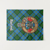 Clan MacLeod Crest over jagen op Tartan Wandkleed (Voorkant (horizontaal))