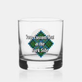 Clan MacLeod Crest over jagen op Tartan Whisky Glas (Achterkant)