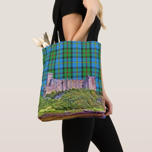 Clan MacLeod Dunvegan Castle Blue en Green Tartan Tote Bag (Dichtbij)