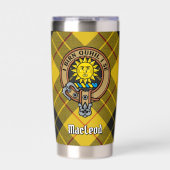 Clan MacLeod van Lewis Crest over Tartan Geïsoleerde Drinkbeker (Voorkant)