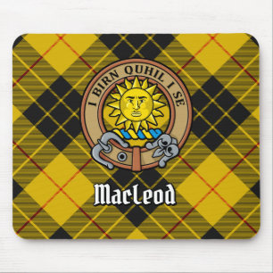 Clan MacLeod van Lewis Crest over Tartan Muismat