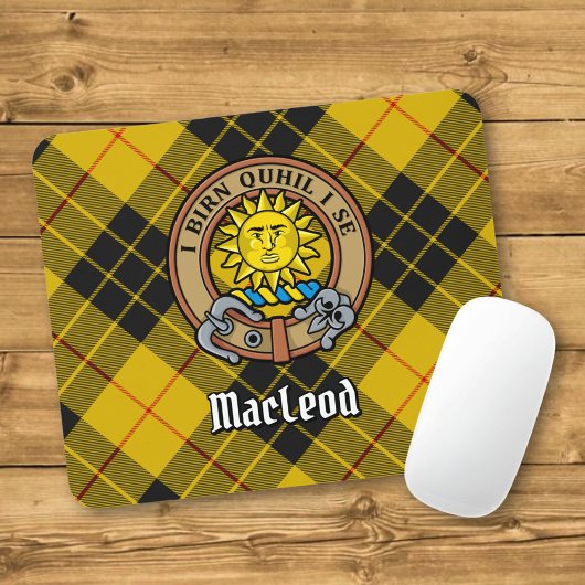 Clan MacLeod van Lewis Crest over Tartan Muismat