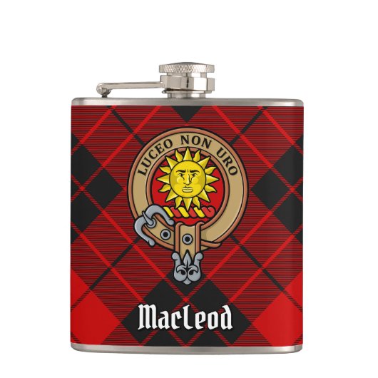 Clan MacLeod van Raasay Crest Heupfles (Voorkant)