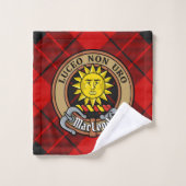 Clan MacLeod van Rasay Crest over Red Tartan Bad Handdoek (Wasdoekje)