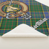 Clan MacMillan Crest over de jacht op Tartan Sherpa Deken (3/4)