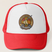 Clan MacMillan Crest over jurk Tartan Trucker Pet (Voorkant)