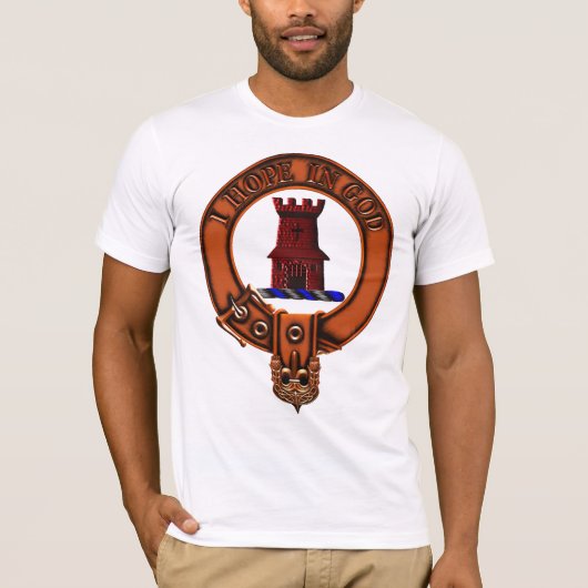 Clan Macnaughton Family Crest and Targe T-shirt (Voorkant)