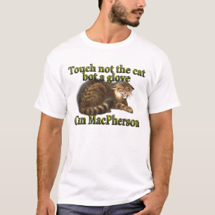 Clan MacPherson aanraakt niet de kat maar een hand T-shirt