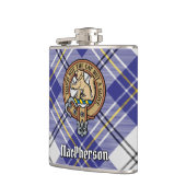 Clan MacPherson Crest over blauwe jurk Tartan Heupfles (Links)