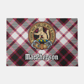 Clan MacPherson Crest over de jacht op Tartan Deurmat (Voorkant)