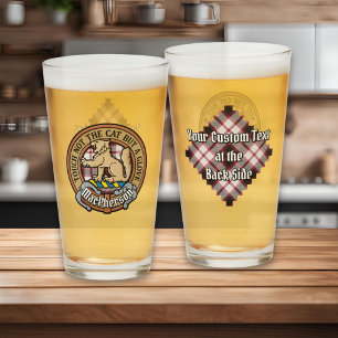 Clan MacPherson Crest over de jacht op Tartan Glas