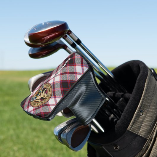 Clan MacPherson Crest over de jacht op Tartan Golfheadcover (Insitu)