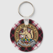 Clan MacPherson Crest over de jacht op Tartan Sleutelhanger (Voorkant)