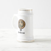 Clan MacPherson Crest over Jurk Tartan Beer Stein Bierpul (Voorkant links)