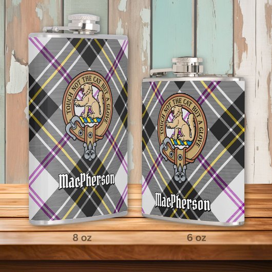 Clan MacPherson Crest over Jurk Tartan Heupfles