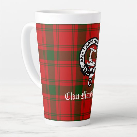 Clan MacQuarrie Tartan en Crest Latte Mok (Linkerhoek)