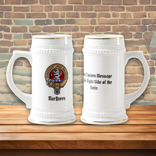 Clan MacQueen Crest boven Tartan Bierpul