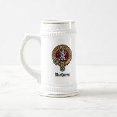 Clan MacQueen Crest boven Tartan Bierpul (Links)