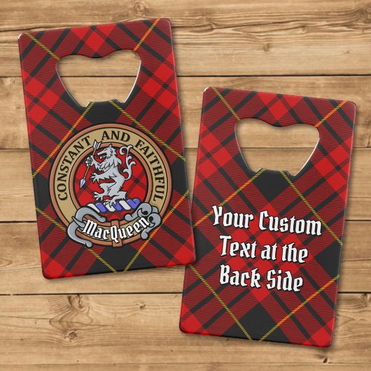 Clan MacQueen Crest boven Tartan Creditkaart Flessenopener