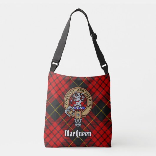 Clan MacQueen Crest boven Tartan Crossbody Tas (Voorkant)