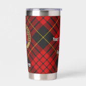 Clan MacQueen Crest boven Tartan Geïsoleerde Drinkbeker (Links)