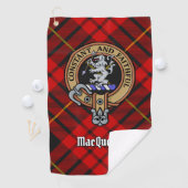 Clan MacQueen Crest boven Tartan Golfhanddoek (Insitu)