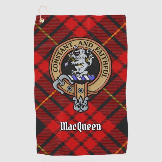 Clan MacQueen Crest boven Tartan Golfhanddoek (Voorkant)