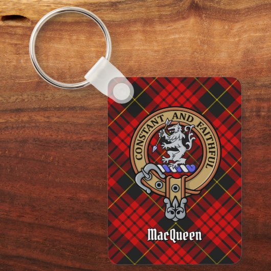 Clan MacQueen Crest boven Tartan Sleutelhanger (Voorkant)