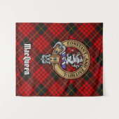 Clan MacQueen Crest boven Tartan Wandkleed (Voorkant (horizontaal))